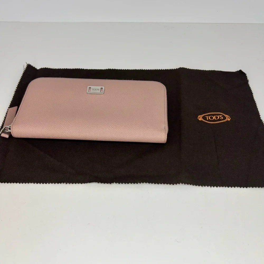 TOD'S Pink Saffiano‎ Leather Zip-Around Long Continental Luxury Wallet